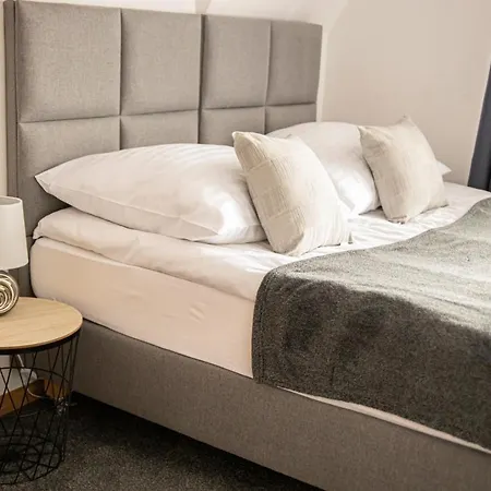 Bed & Breakfast Tatrzanskie Spanie Goscinne 3*